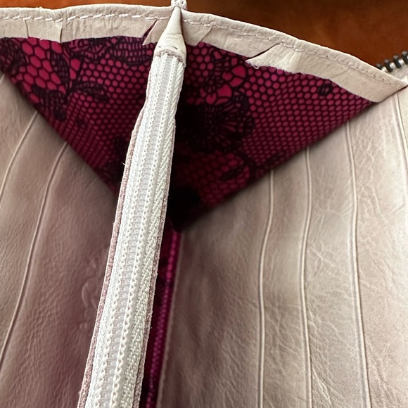 Vintage Betsey Johnson Wallet Clutch Organizer Tan Gold Leather Zip Tassel Studs - Picture 14 of 14